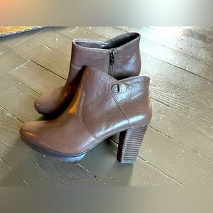 Easy Spirit Brown Ankle Boots